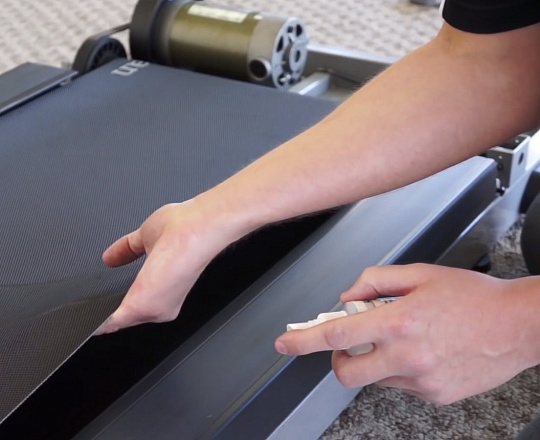 Как правильно смазывать полотна беговых дорожек